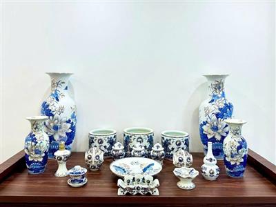 Bộ ban thờ treo tường vẽ vàng kim cao cấp Bát Tràng