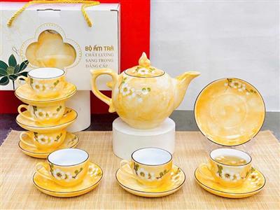 Bộ ấm trà cao cấp Bát Tràng men vàng vẽ hoa Mận trắng