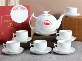 Quà tặng đại hội đảng bộ xã Sơn Tây - Hà Nội
